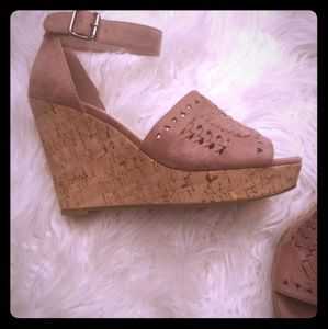 Marc Fisher Batini Wedge